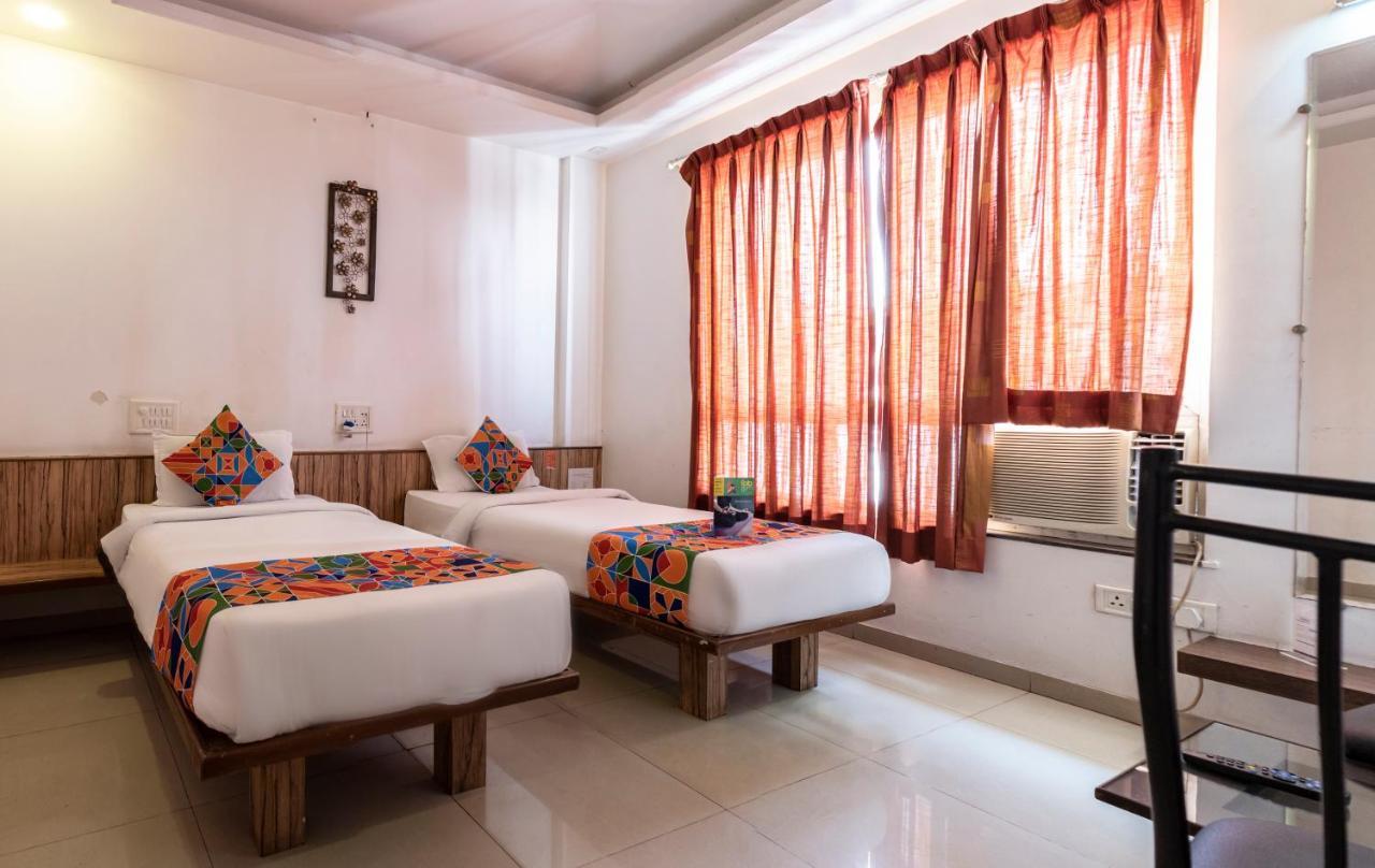 Oyo 24197 Saptaruchi Hotel Pimpri-Chinchwad Eksteriør billede