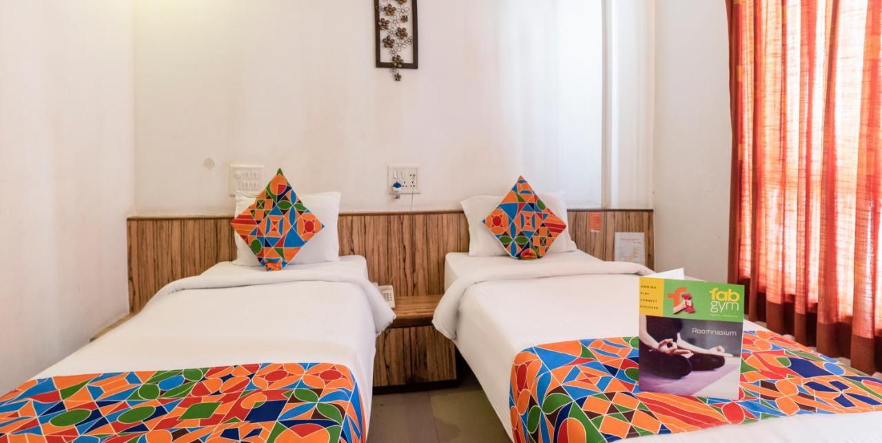 Oyo 24197 Saptaruchi Hotel Pimpri-Chinchwad Eksteriør billede