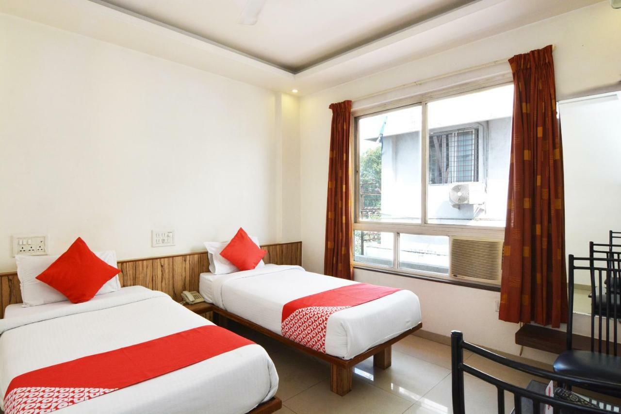 Oyo 24197 Saptaruchi Hotel Pimpri-Chinchwad Eksteriør billede