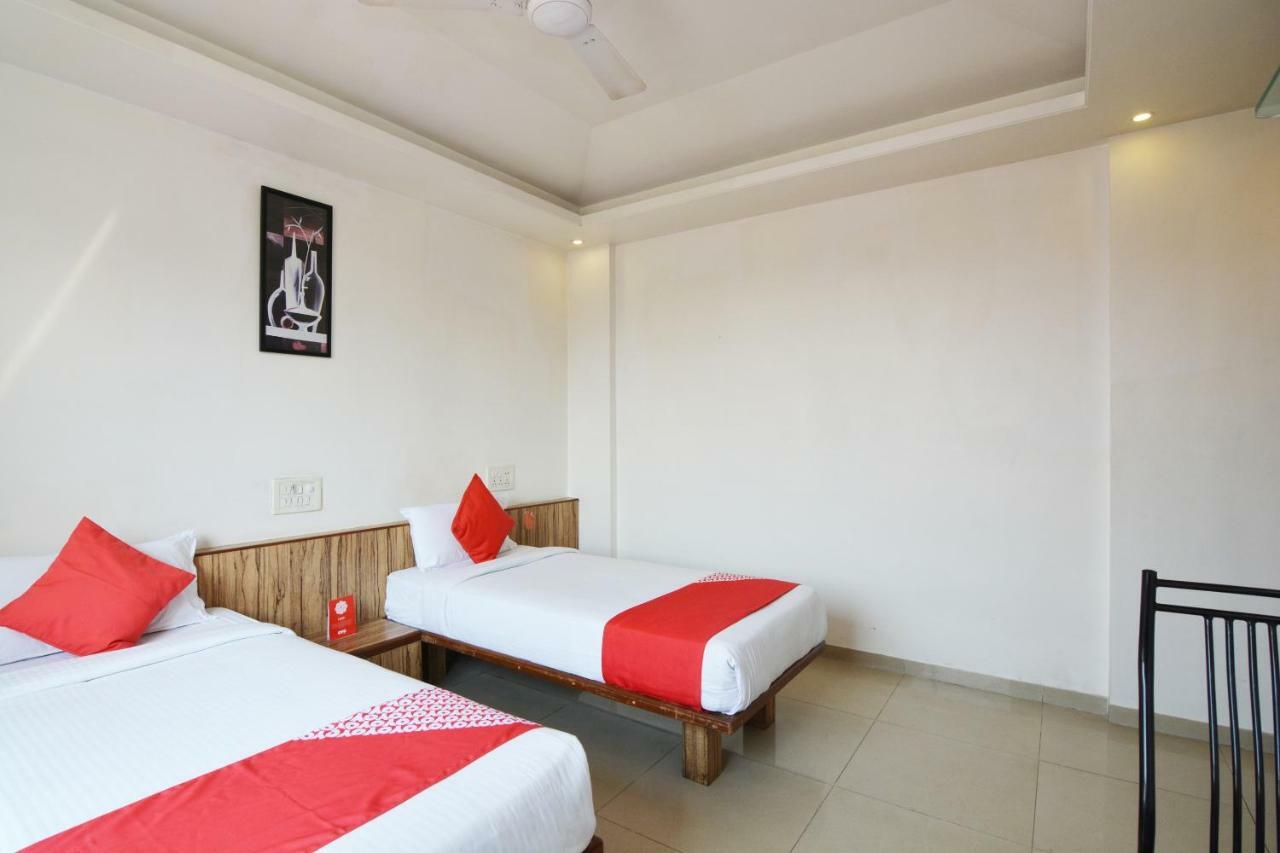 Oyo 24197 Saptaruchi Hotel Pimpri-Chinchwad Eksteriør billede