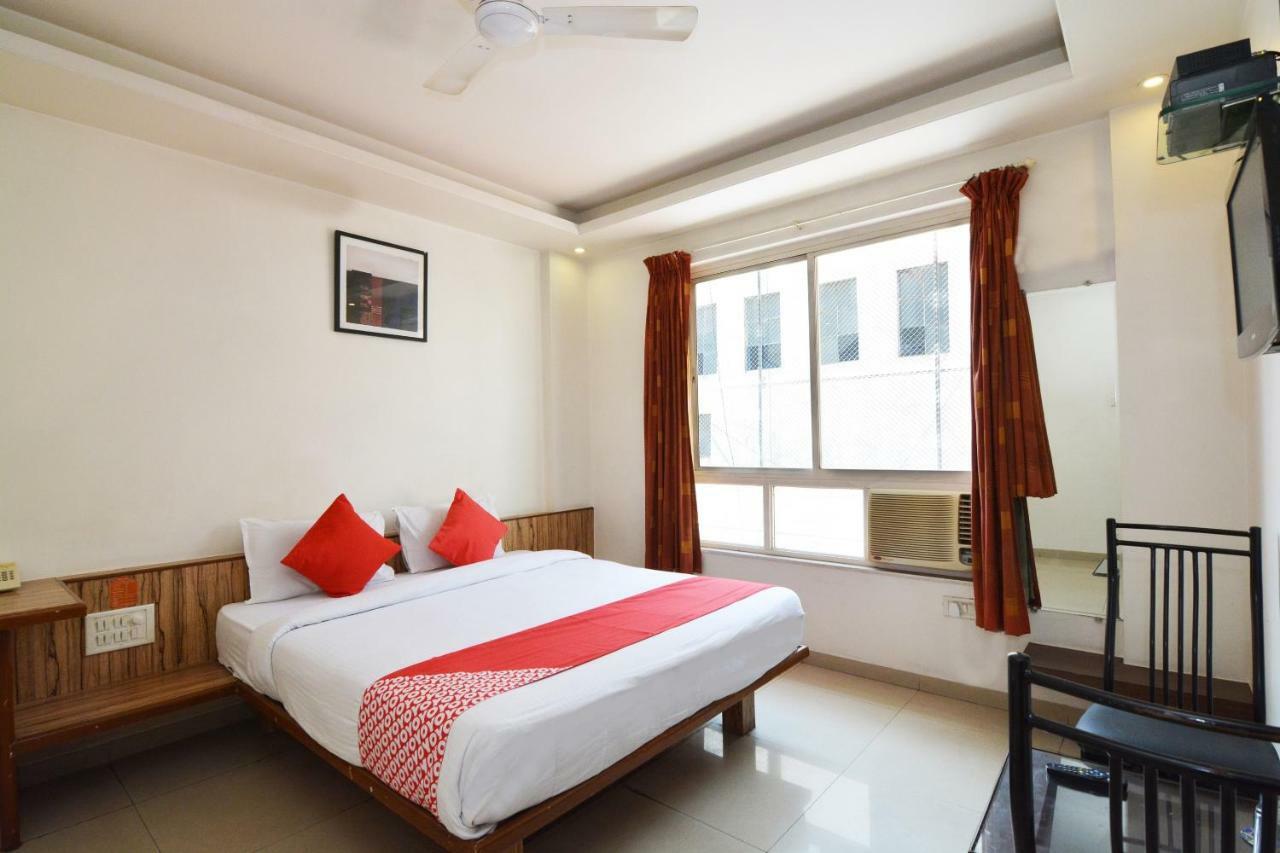 Oyo 24197 Saptaruchi Hotel Pimpri-Chinchwad Eksteriør billede