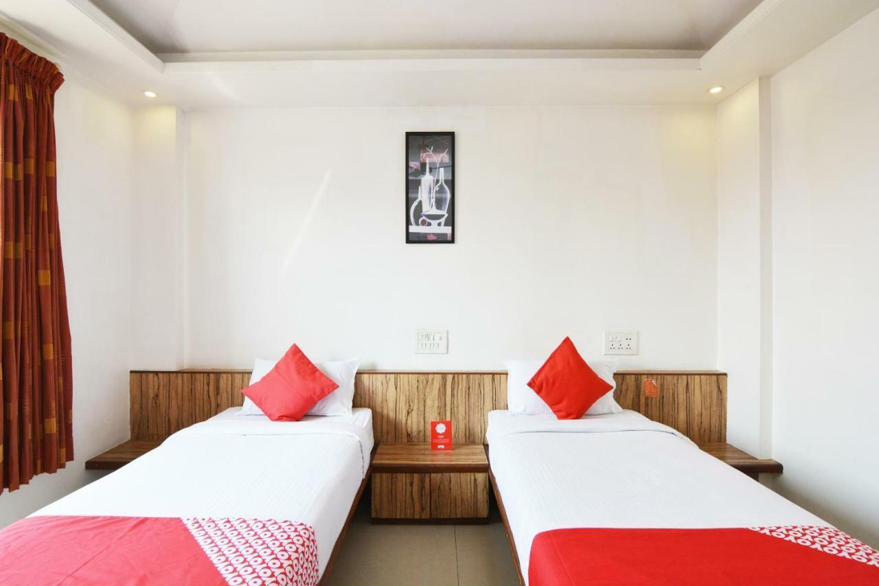 Oyo 24197 Saptaruchi Hotel Pimpri-Chinchwad Eksteriør billede